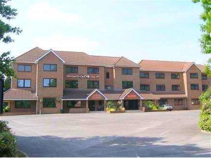 Lakeside Continental Hotel Camberley Buitenkant foto
